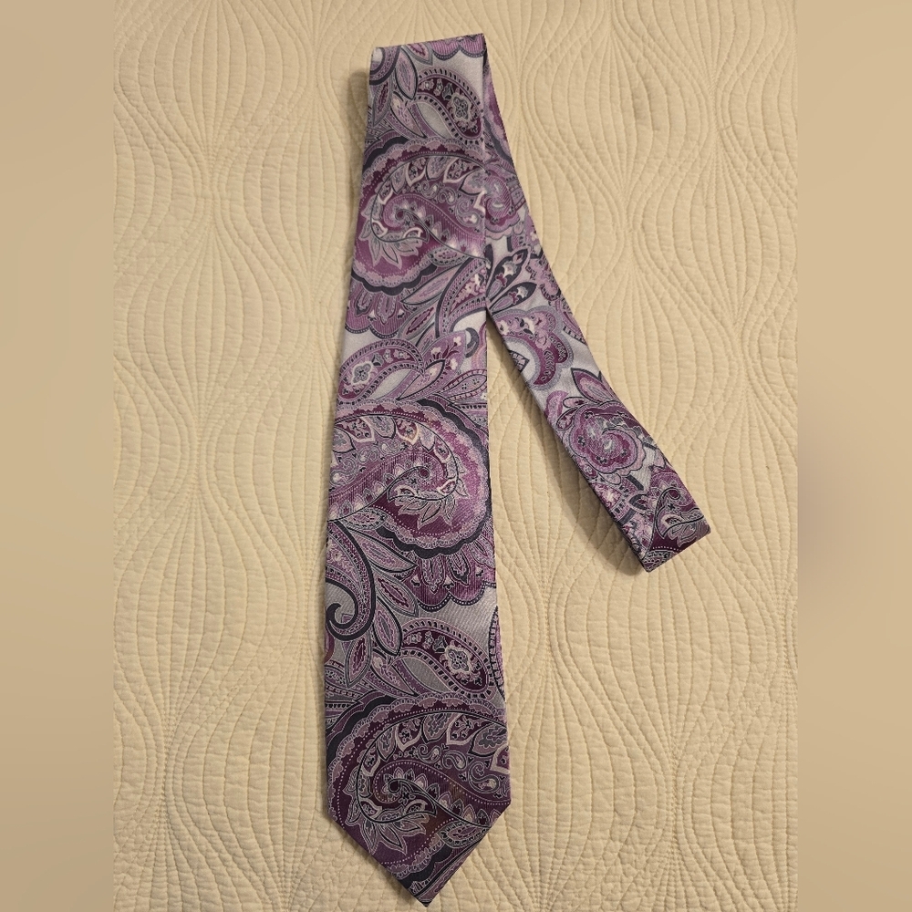EUC Perry Ellis Paisley 100% Silk Tie - Picture 4 of 4